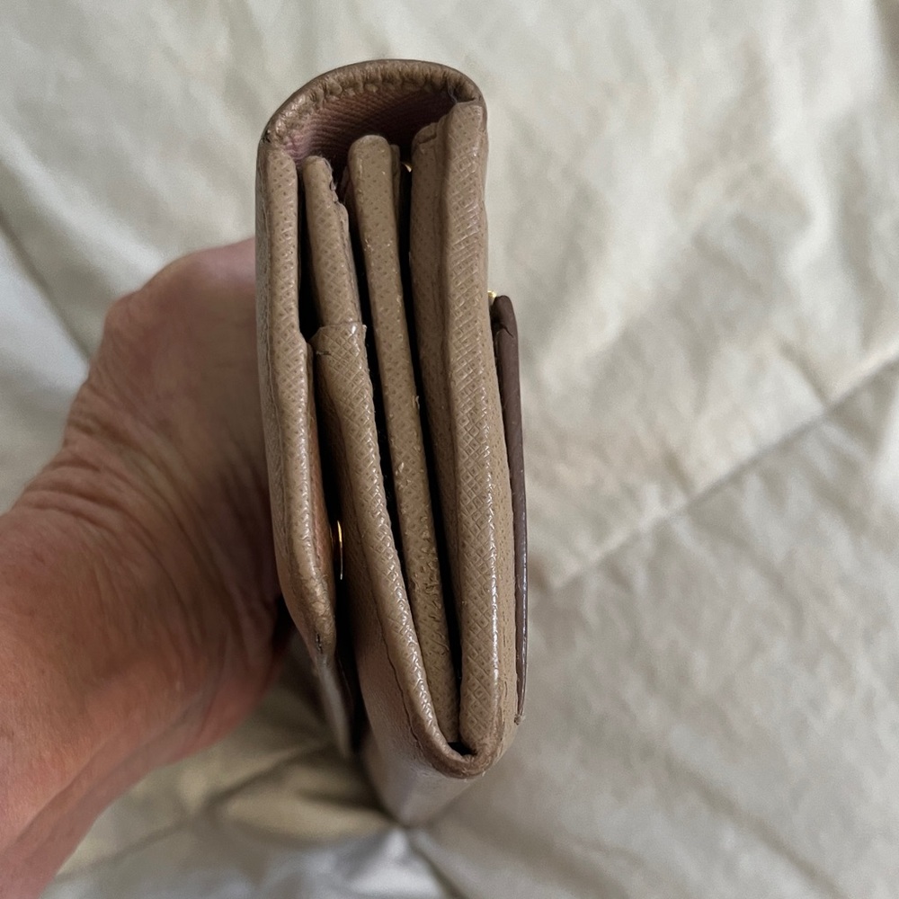 Prada Tan Leather Wallet with Gold Logo - Picture 2 of 13